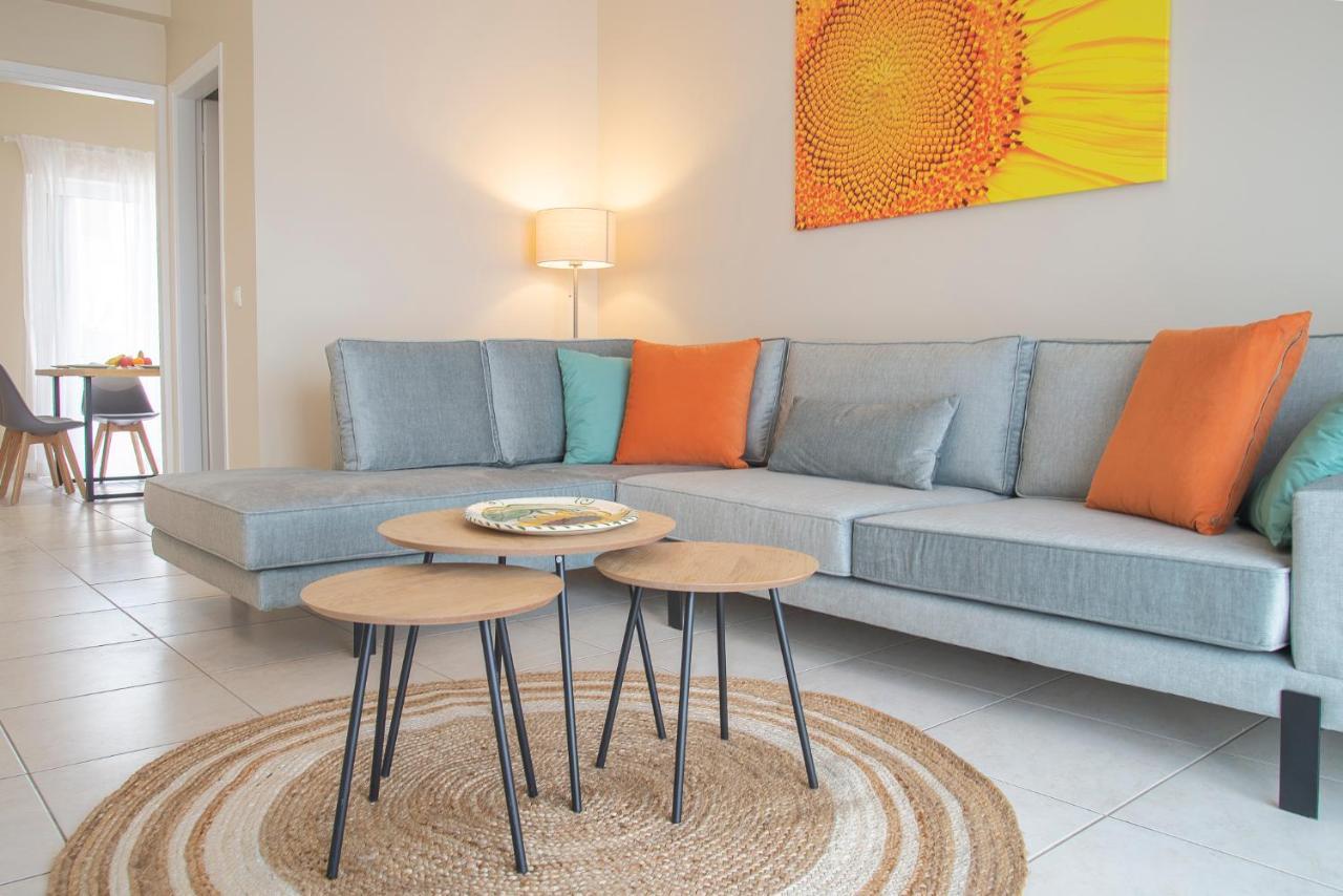 Helios: Charming Beach Home Next To Crystal Waters Неа-Макри Экстерьер фото