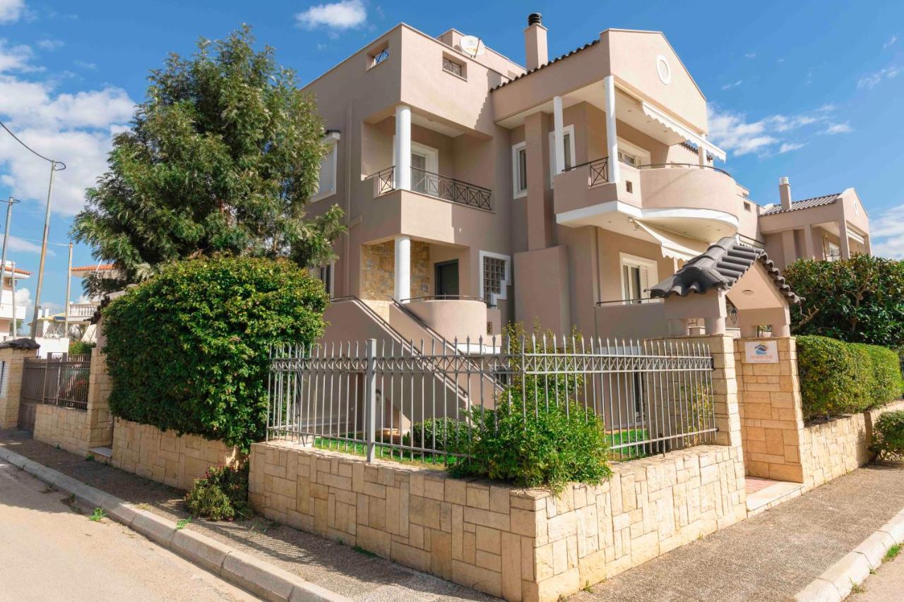 Helios: Charming Beach Home Next To Crystal Waters Неа-Макри Экстерьер фото